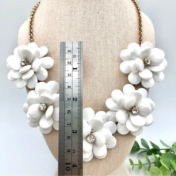 J. Crew White Flower And Crystal Necklace - Picture 12 of 13